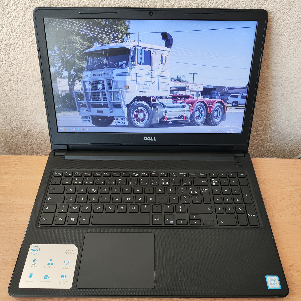 Ноутбук DELL Vostro 15 5100 15.6" i3-6006U/4 GB DDR4/SSD 120 Gb/HD 620