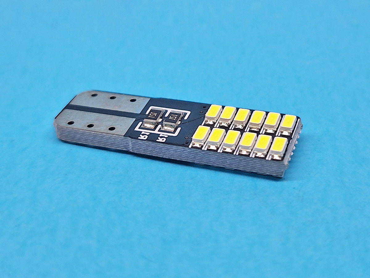 Світлодіодна лампа T10 W2,1x9,5d 24 SMD (3014) 12V WHITE друкована плата