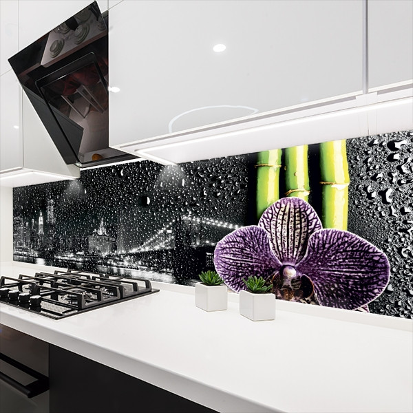 Наклейка на кухонний фартух 60 х 200 см, з захисною ламінацією, орхідеї з крапель води на тлі нічного міста