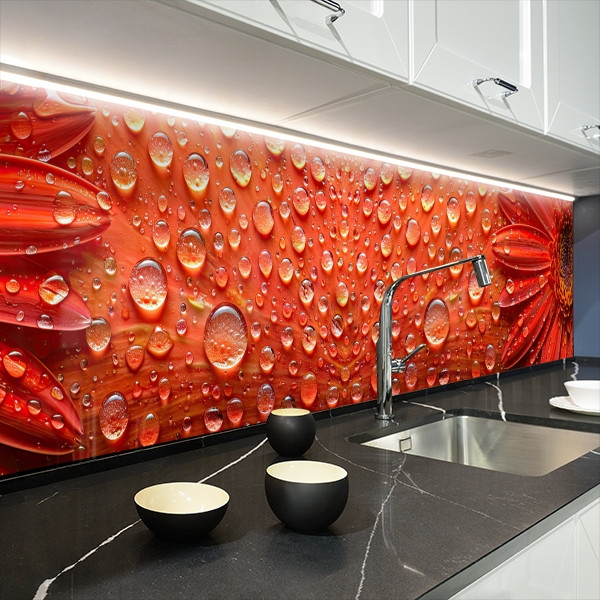 Наклейка на кухонний фартух 60 х 200 см, з захисною ламінацією, червоні гербери з краплями води
