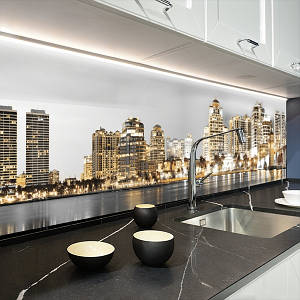 Фото панель універсальна ПЕТ, Самофіксуюча 62 х 205 см (товщина 1,2 мм) місто біля ріки