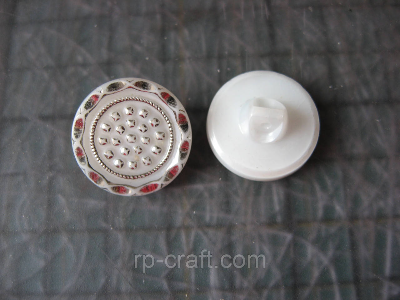 239. Набір пластикових гудзиків, 2 штуки, 7х18х18 мм, білі, фото 1