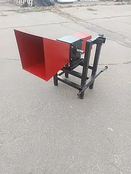 Гілкоподрібнювач ВТН50 тракторний навісний під ВОМ під кардан 6 шліців (діаметр гілок 50 мм)