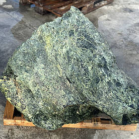 Валун декоративний мармуровий зелений (Греція) для ландшафтного дизайну