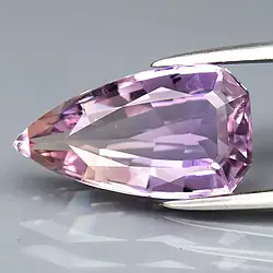 Аметрин 2.64 ct  13,3 x 7,5 x 4,5 мм.