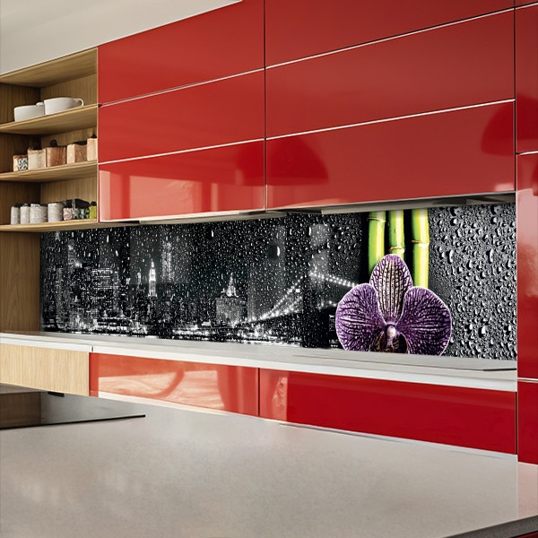 Кухонна панель жорстка ПЕТ, Самофіксуюча 68 х 305 см (товщина 2,0 мм) орхідеї з крапель води на тлі нічного міста, фото 1