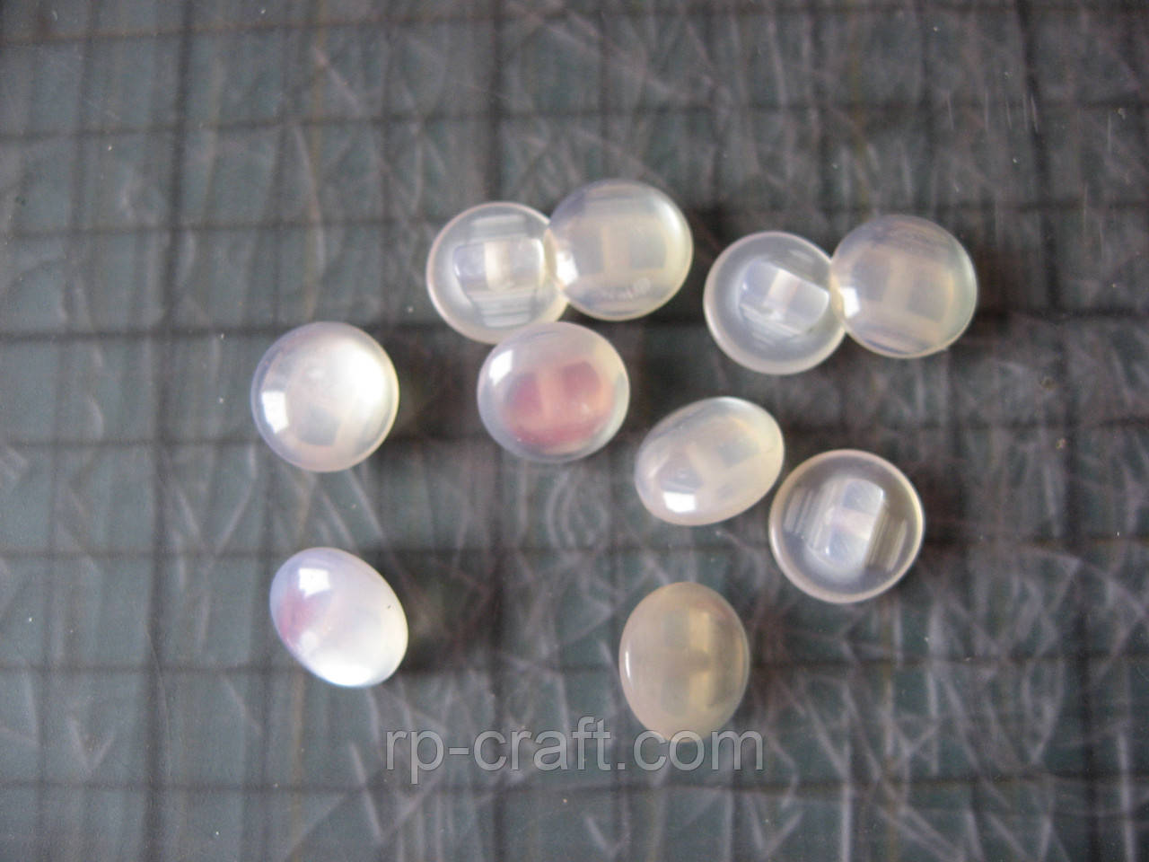 253. Набір пластикових гудзиків, 10 штук, 7х12х12 мм, вершкові, фото 1