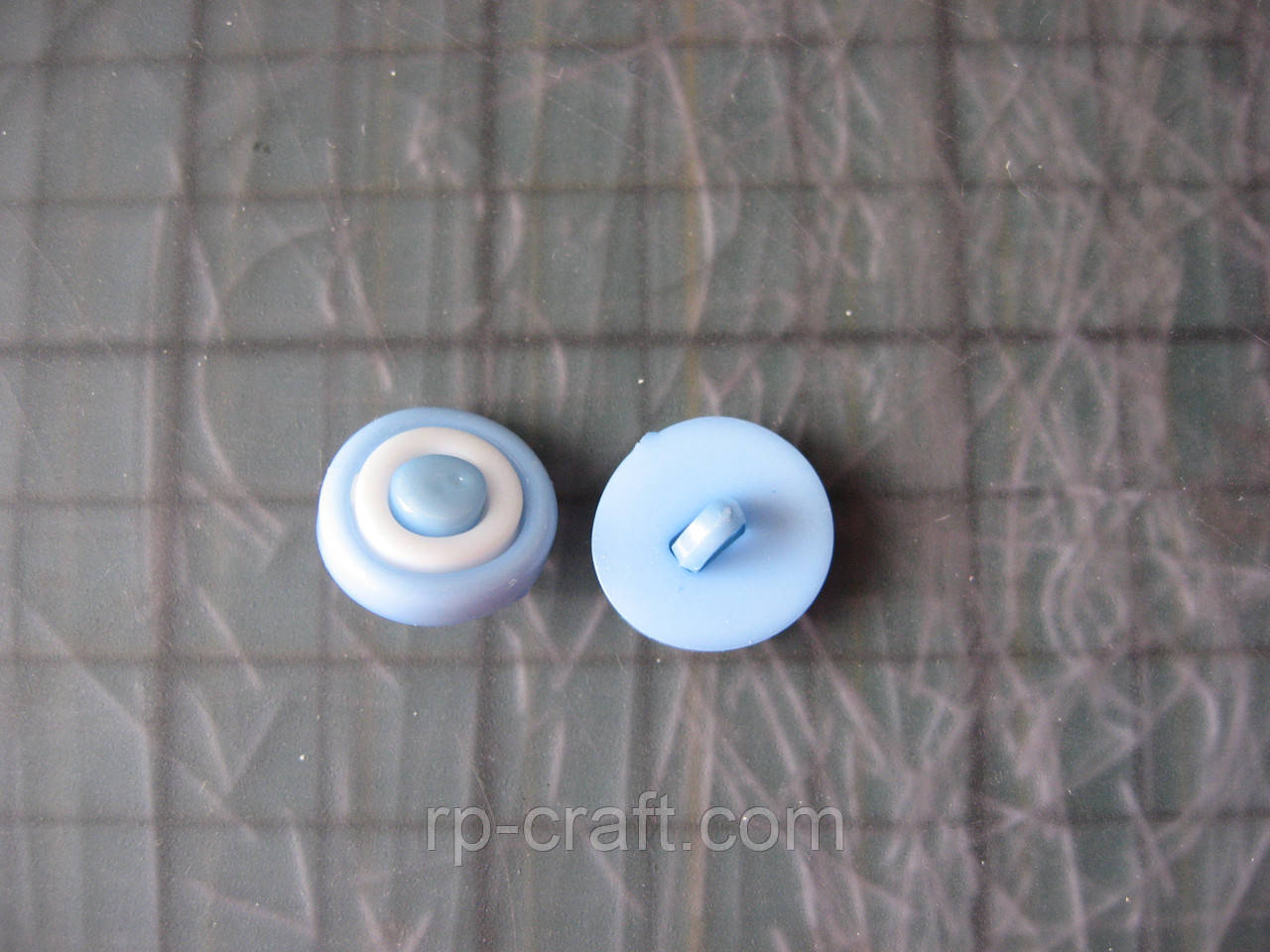 259. Набір пластикових гудзиків, 2 штуки, 8х14х14 мм, блакитні з білим, фото 1