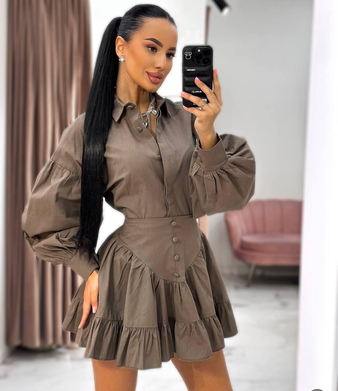Коричневий базовий стильний жіночий костюм-двійка з котону: Блуза та пишна Спідниця з воланами, фото 1