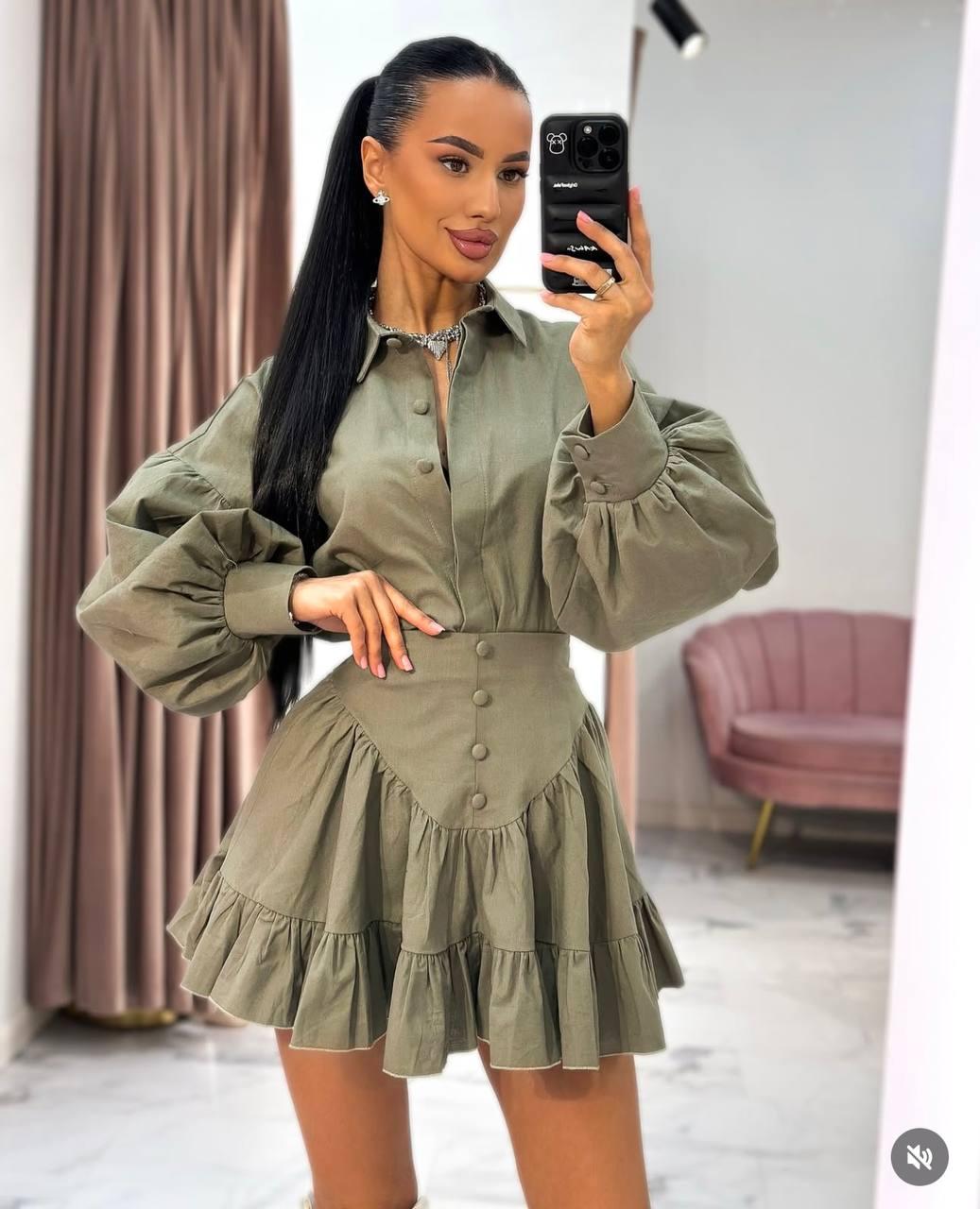 Оливковий базовий стильний жіночий костюм-двійка з котону: Блуза та пишна Спідниця з воланами, фото 1