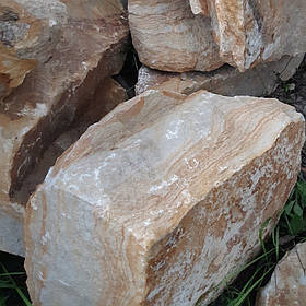 Бут з пісковика жовтого (ціна за 1 кг від 1 тони)