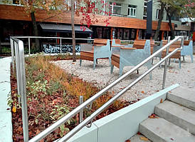 Перила на вертикальних стійках вуличні з нержавійки