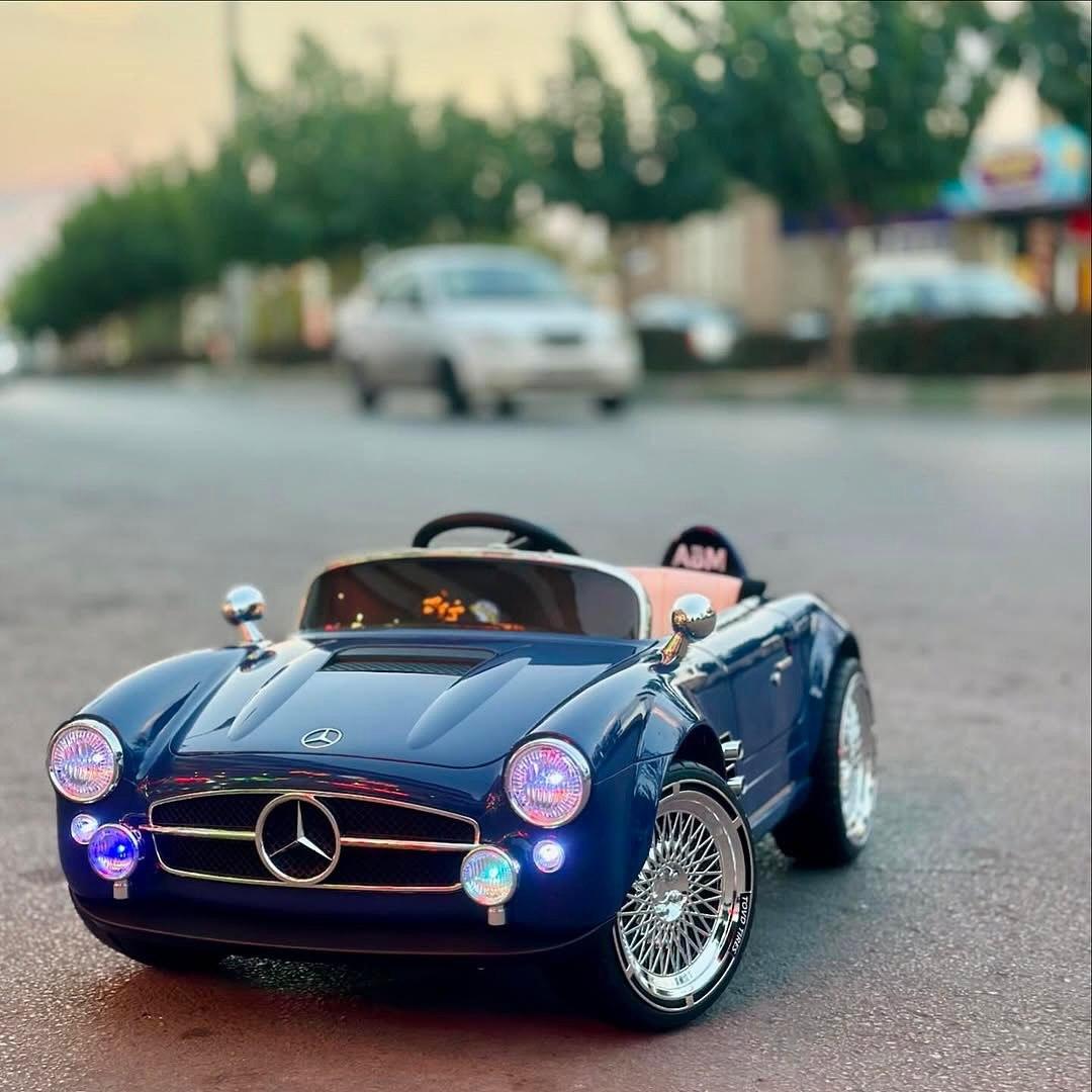 Дитячий електромобіль на акумуляторі Mercedes M 6040 з пультом р/к у стилі ретро для дітей 3-8 років Синій