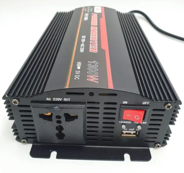 Інвертор напруги з функцією підзарядки АКБ UPS-1300A UKC 12V-220V 1300Вт, фото 1