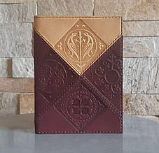 Обкладинка для паспорта "Жар птах" з натуральної шкіри з художнім тисненням