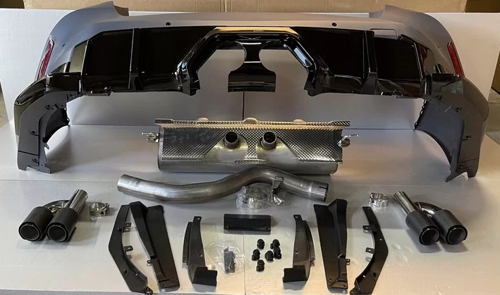 Задній бампер BMW G22 М4, вихлоп посередині, фото 1