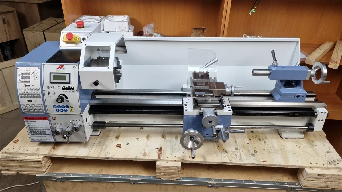 Токарний верстат JPAuto Industrial DBL250Lx750 900w для металу 250х750 безщітковий