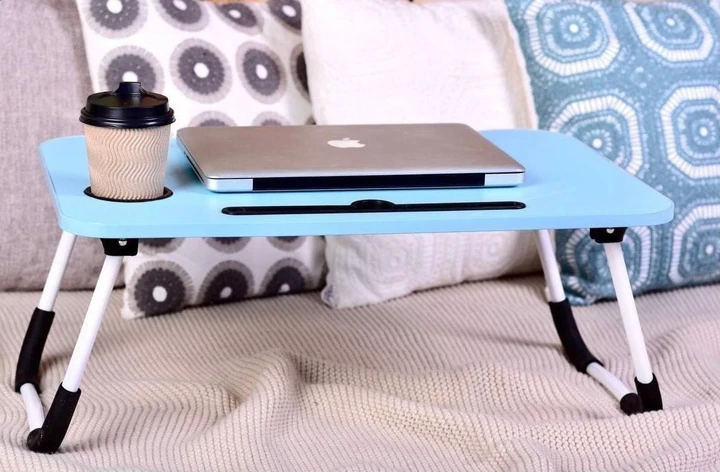 Уцінка! Незначні вмятини та подряпині на корпусі. Складаний дерев'яний столик для ноутбука та планшета 60х40х30 см Голубий YU227