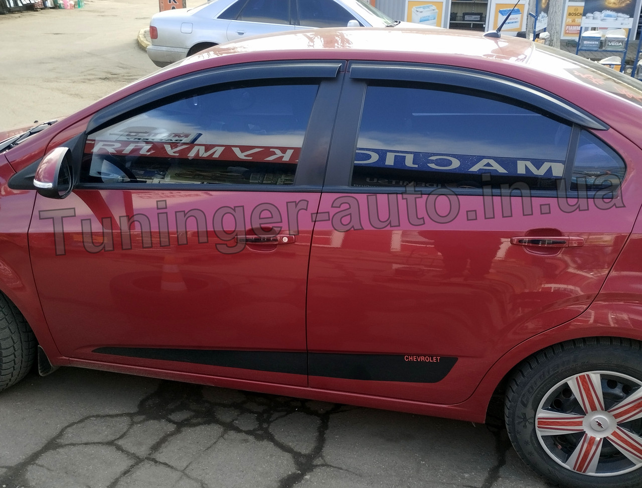 Дефлектори вікон, вітровики Chevrolet Sonic T300 2011-2021 (Autoclover)