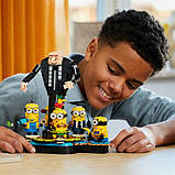 Конструктор LEGO Despicable Me 4 Гру та міньйони з кубиків 839 деталей (75582), фото 9