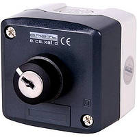 Кнопковий пост керування e.cs.stand.xal.d.144, секторний перемикач 0-1 з ключем IP54