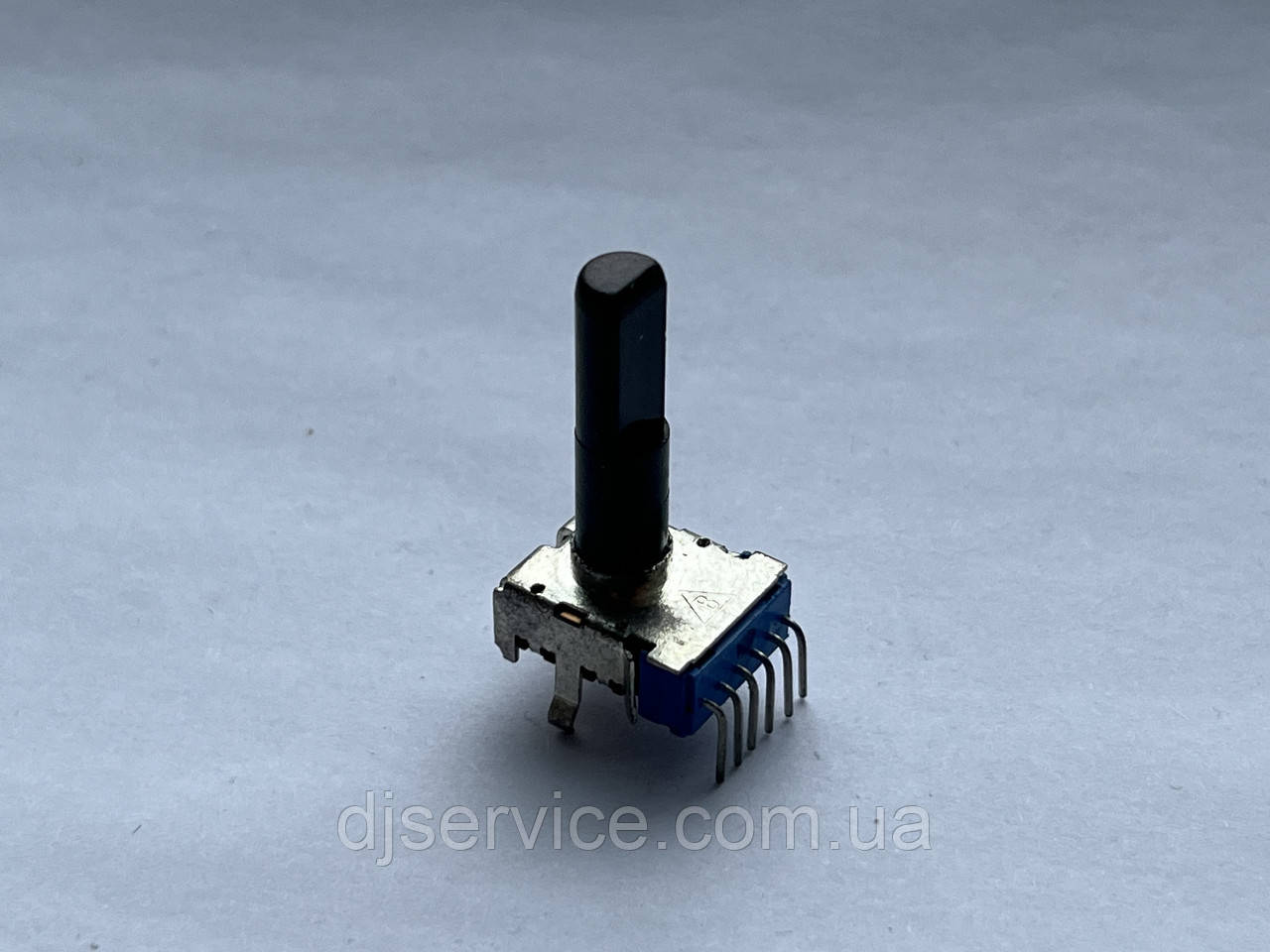 Потенціометр с104 (c100k) 23mm для пультів