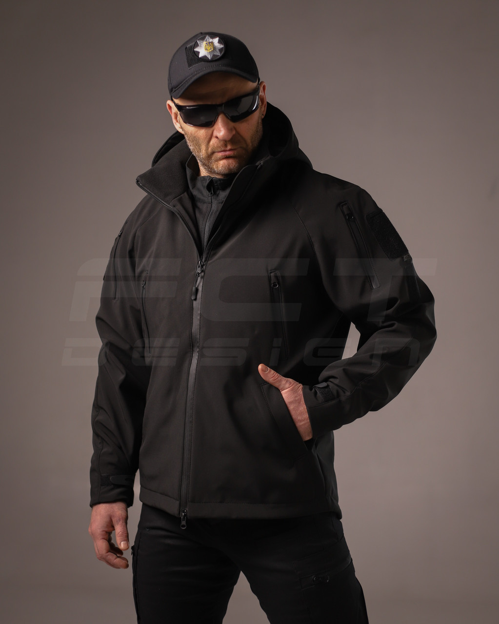 Куртка тактична Хантер Софтшелл чорна на сітці