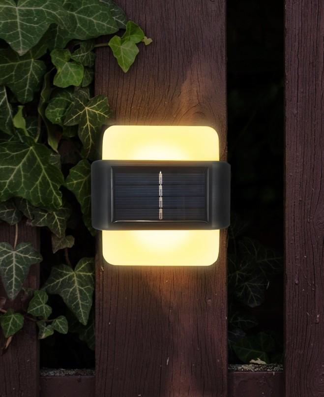 Комплект із двох сонячних світильників бра на сонячній батареї, 9 x 9 x 2,3 см Garden Line SOL3736