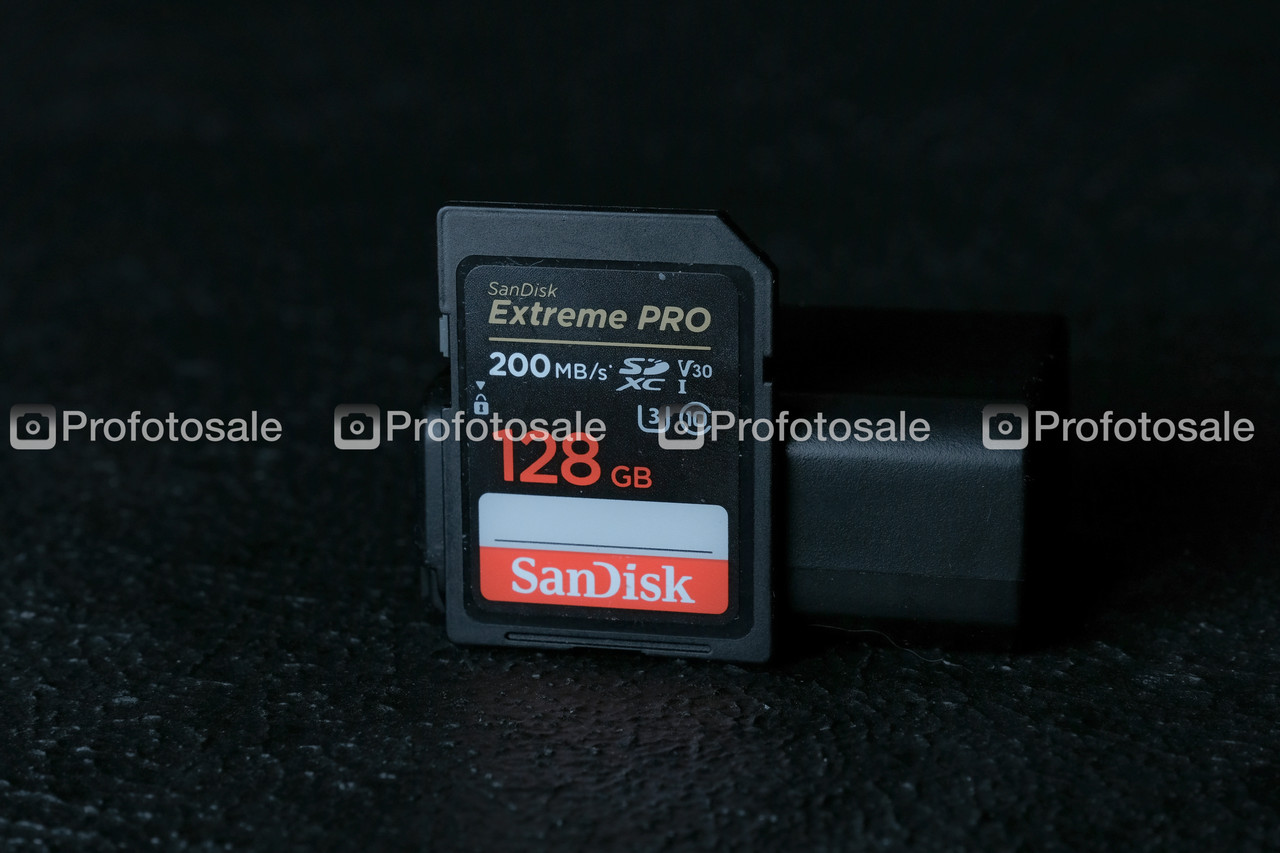Карти пам'яті SD 128gb в асортименті
