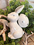 Великодній кролик з яйцем для прикраси, білий зі сріблом h 13х9 см, фото 2