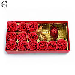 Розкішний подарунковий набір 13 в 1: 12 мильних троянд + золота троянда в преміальній упаковці