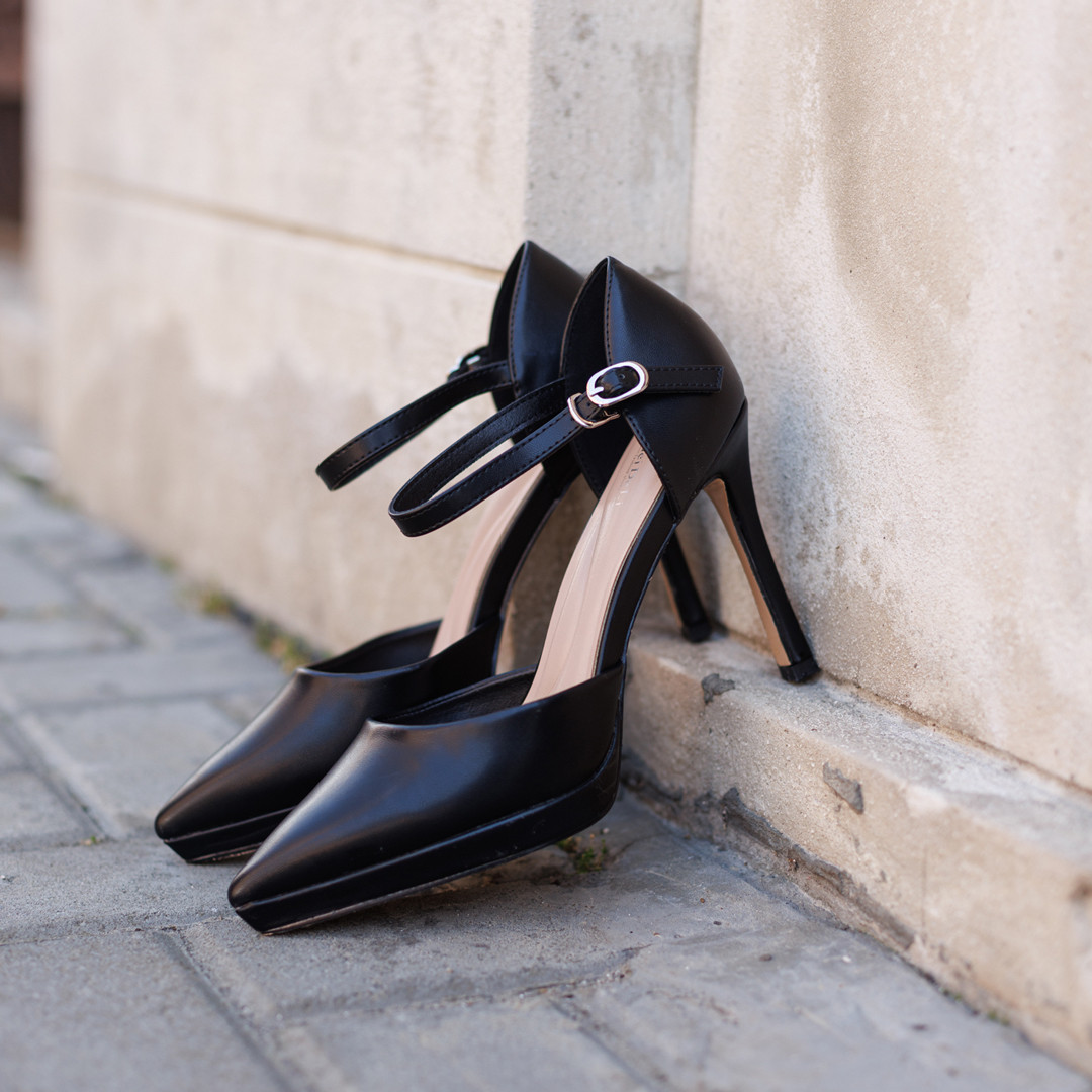 Жіночі туфлі човники з м'якого екошкіри в чорному кольорі на підборах 10.5 см