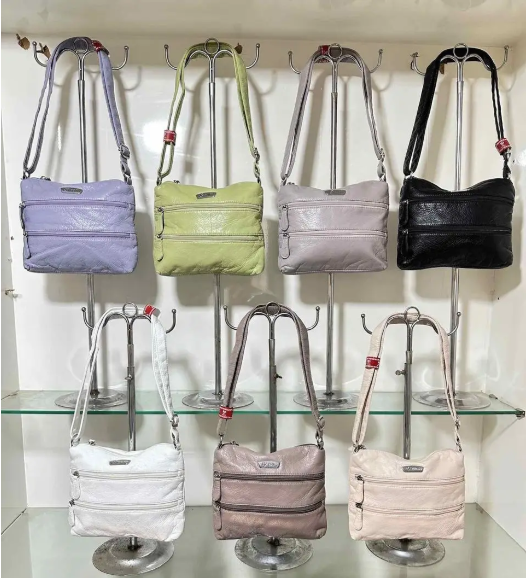 Сумка жіноча варенка на блискавці з кишенями та довгим ремінцем в різних варіантах Zhenya, фото 1