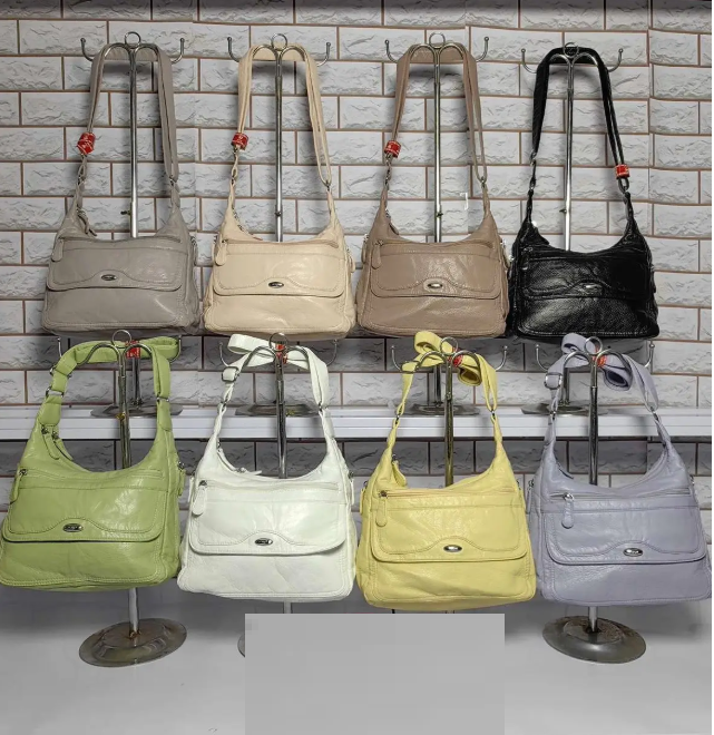 Сумка жіноча варенка на плече з кишенями та довгим ремінцем в різних варіантах Zhenya, фото 1