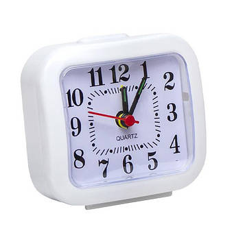 Годинник будильник настільний на батарейках, гучність регулюється, розмір 7*7*3 см, білий