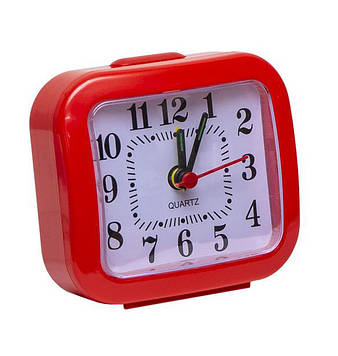 Годинник будильник настільний на батарейках, гучність регулюється, розмір 7*7*3 см, червоний