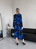 Синє плаття з чорним принтом з американського крепу з поясом на гумці, фото 8
