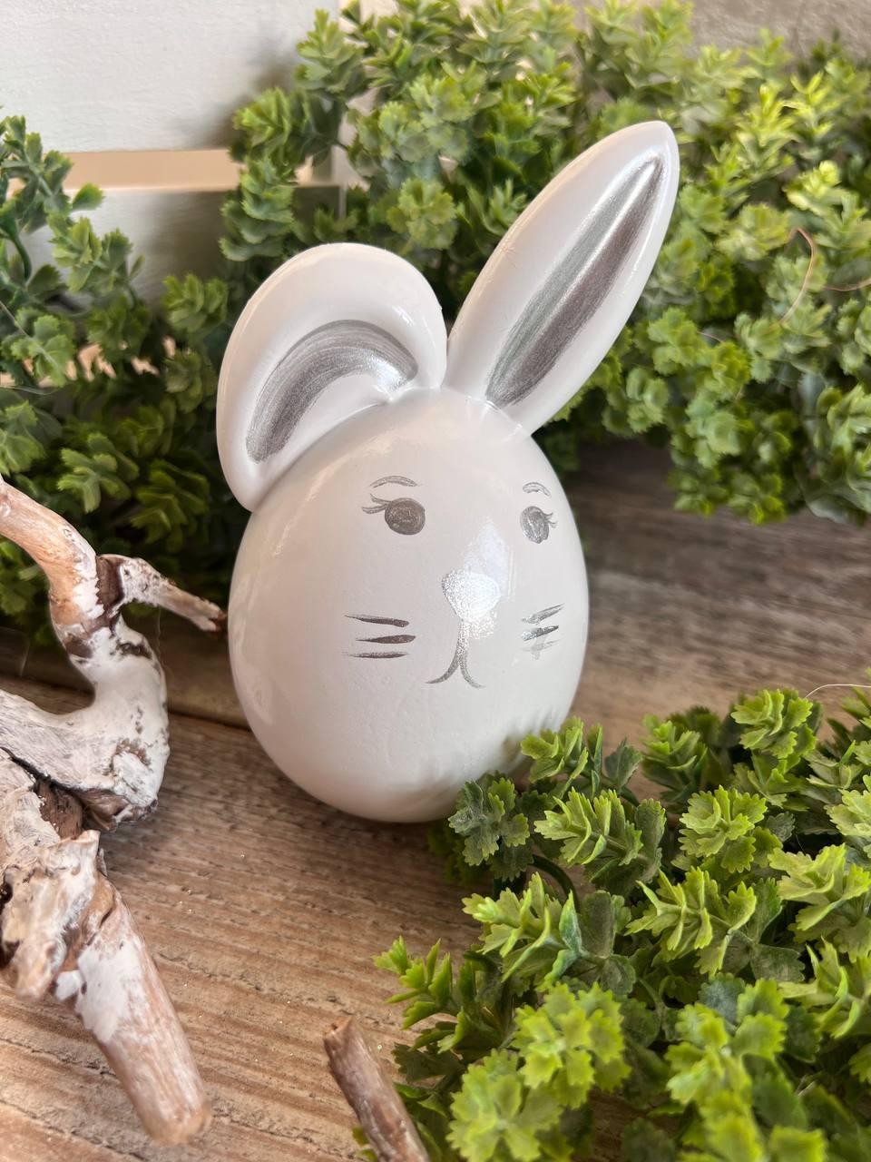 Великоднє яйце-кролик, біле зі сріблом h 13 см, фото 1
