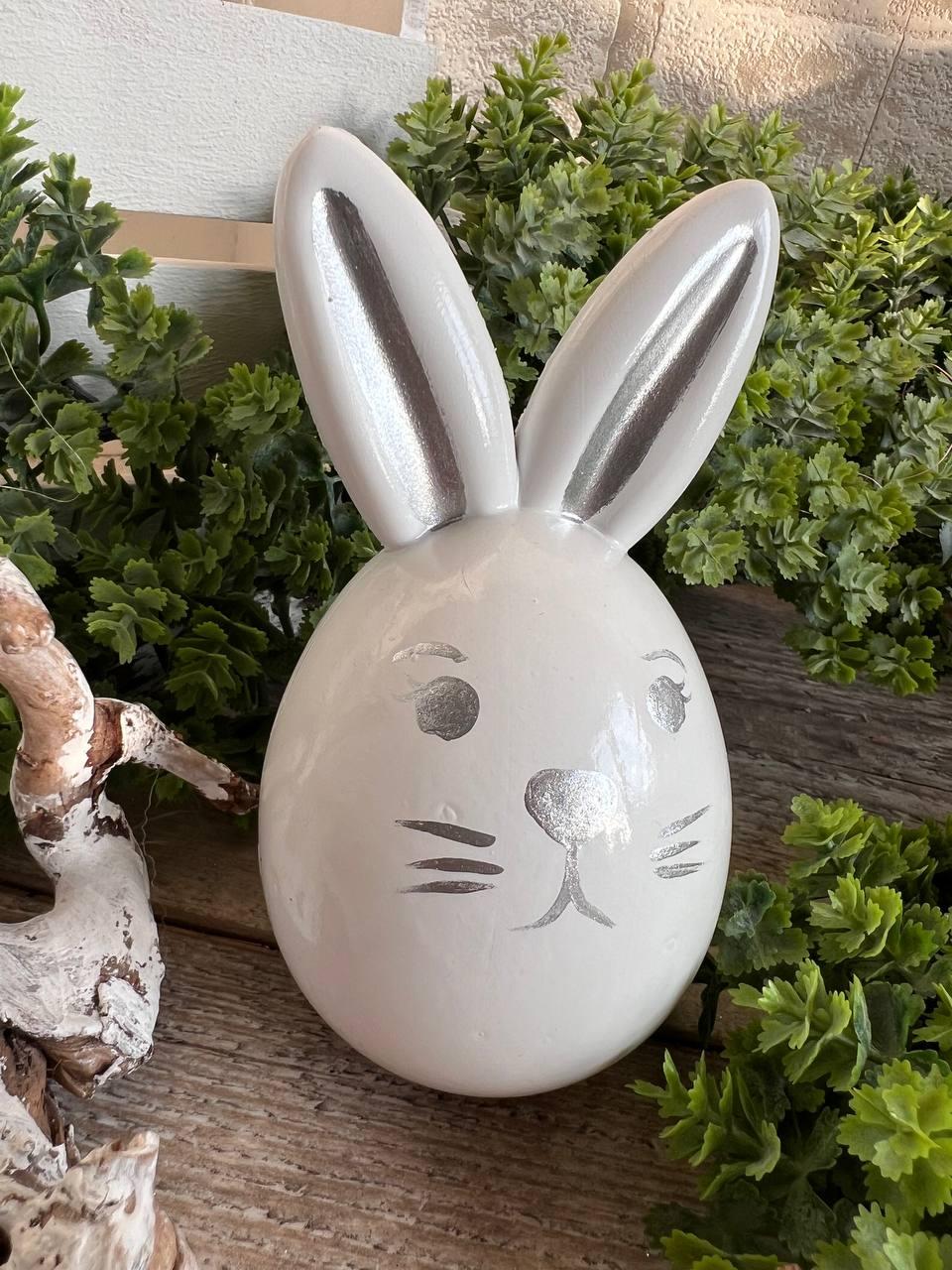 Великоднє яйце-кролик, біле зі сріблом h 13 см, фото 1