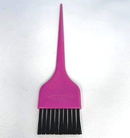 Пензель широкий прямий Big Straight Brush для фарбування волосся Matrix 10T рожевий