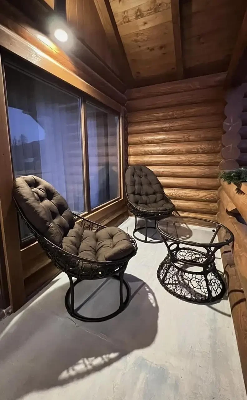 Плетений комплект з техноротангу Papasan, 2 крісла з високими спинками та подушками + стіл, фото 1