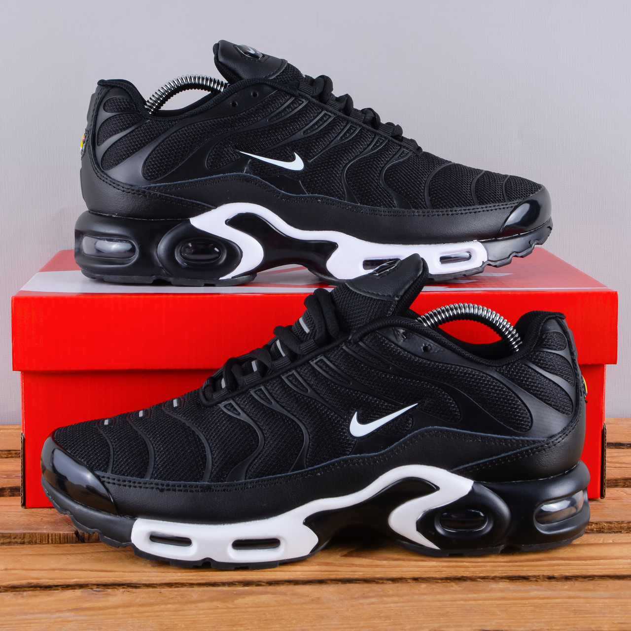 РОЗПРОДАЖ Чоловічі Кросівки Nike Air Max TN чорні з білим