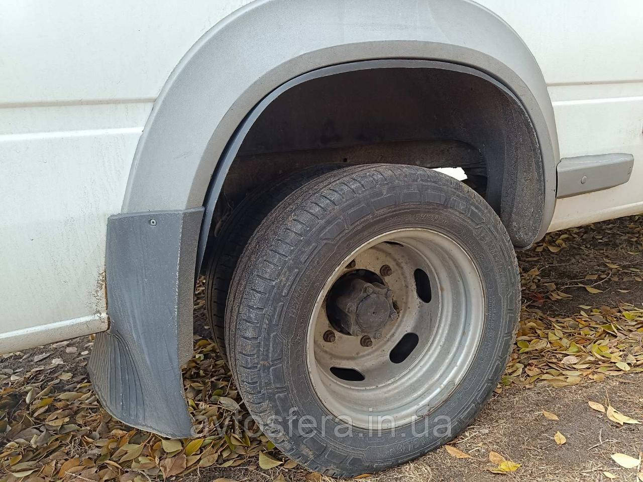 Підкрилки пара задніх спарка Мерседес Спрінтер (1995-2006) Mecedes Sprinter