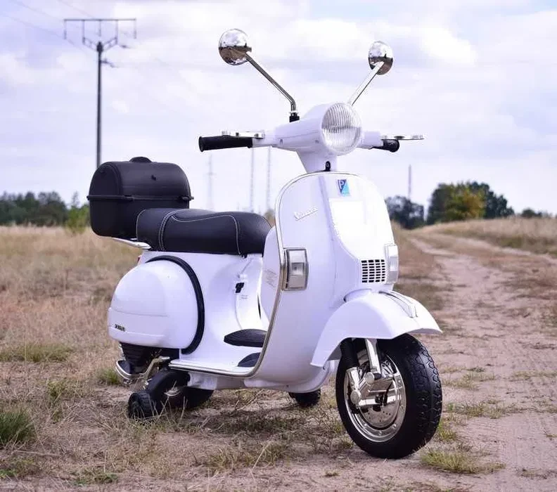 Дитячий електромотоцикл скутер Vespa (білий колір), фото 1