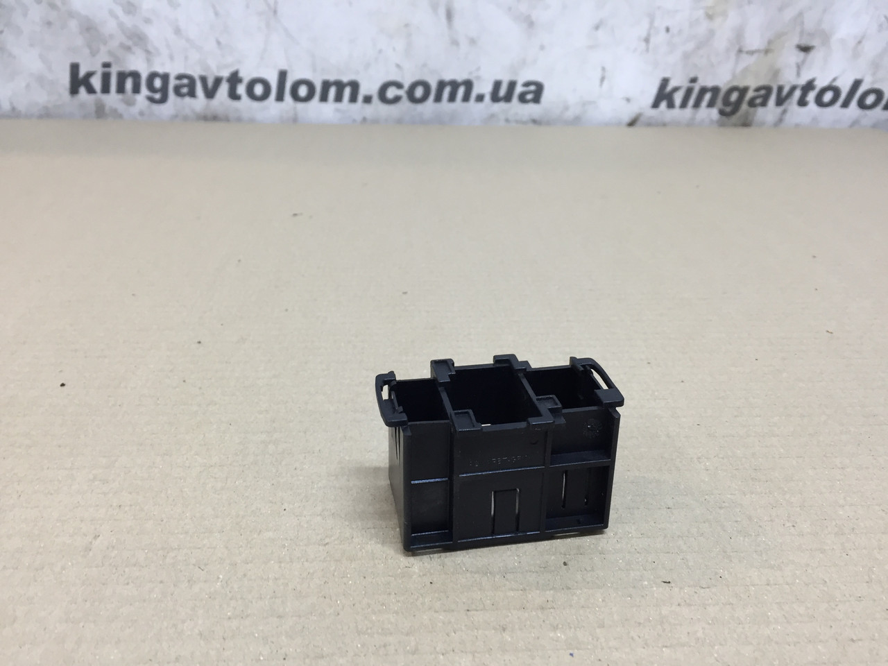 Кронштейн Skoda Octavia A5 1Z0937545A, фото 1