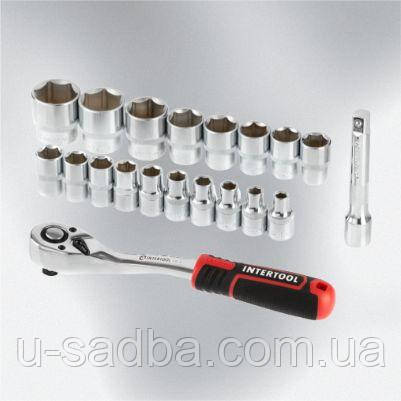 Набір головок 1/2" 8-32 мм, подовжувач, ручка з храповим механізмом 72 зуби, 20 од., Cr-V INTERTOOL ET-8016 Набір головок