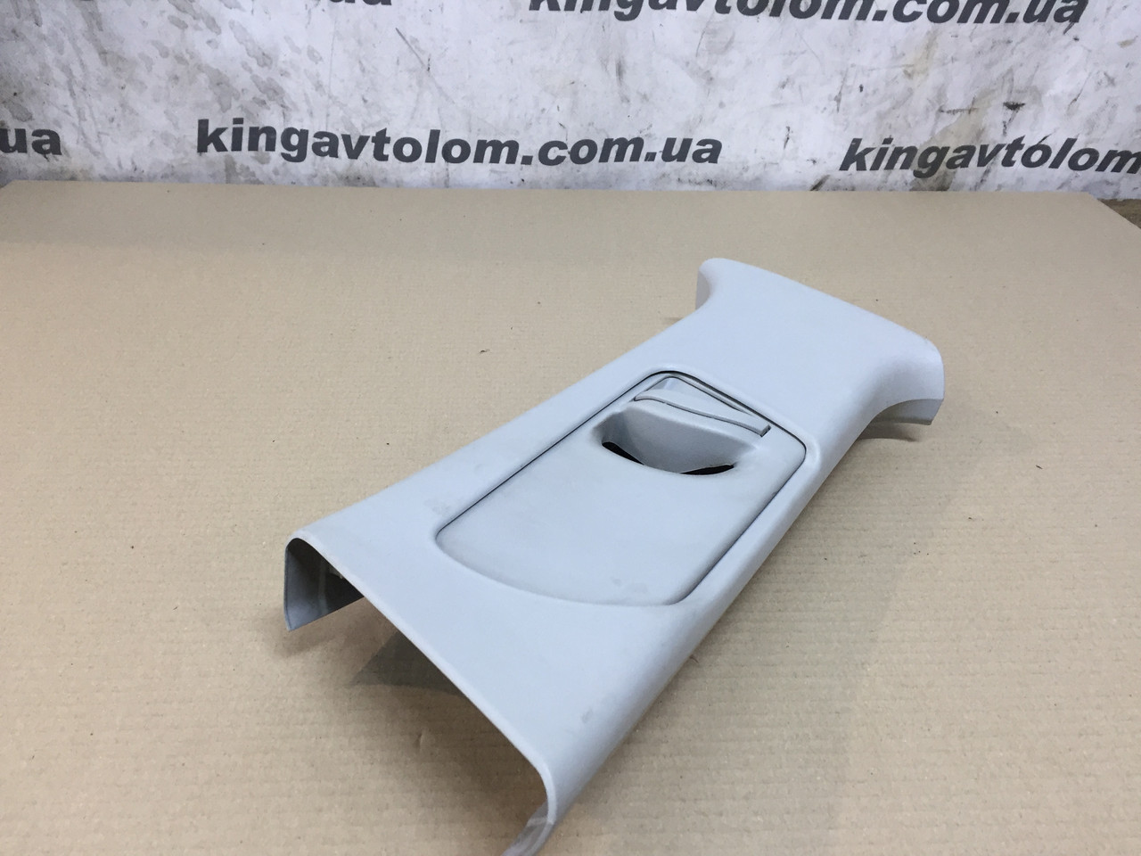 Накладка стійки середньої центральної лівої верхня Skoda Octavia A5 1Z0867293C, фото 1