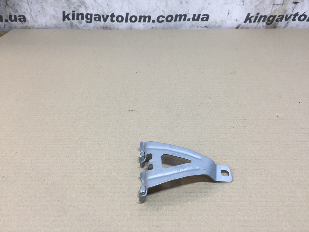 Кронштейн Skoda Octavia A5 1Z0880195C, фото 1