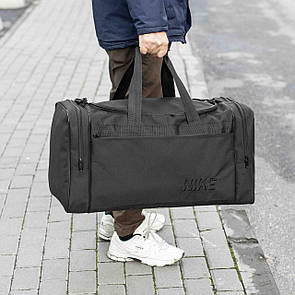 Дорожня спортивна сумка Nike Fat чорна тканинна для поїздок та тренувань у залі на 60 літрів Якісна