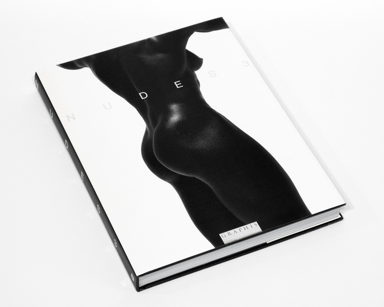 Книга - фотоальбом еротичної фотографії найкращих фотографів світу Graphis Nudes V.3